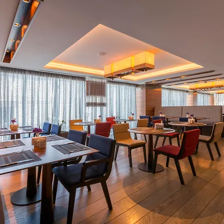 Golden Tulip Bayrampasa מלון