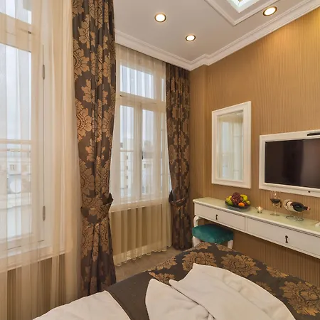 Alpek Hotel 3*
