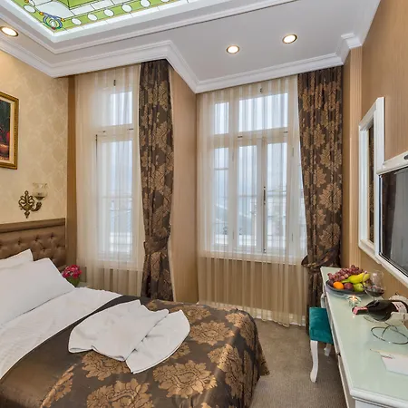 Alpek Hotel 3*