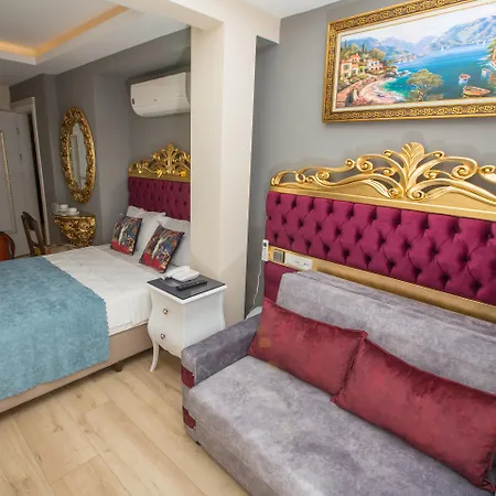 Atlantis Royal Hotel