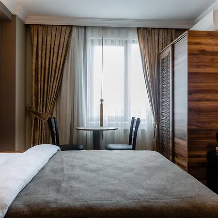 Madame Roza Hotel 4*
