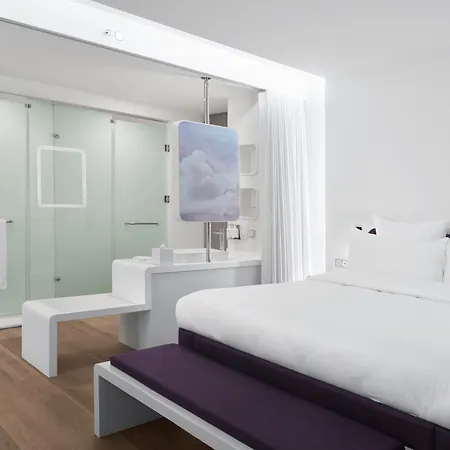 Yotel Airport, Entrance Hotel 2*