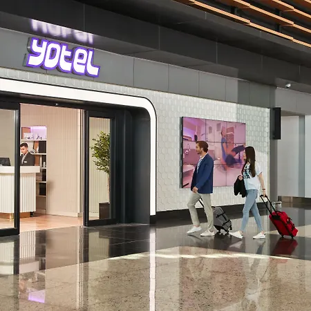 Yotel Airport, Entrance Hotel 2*