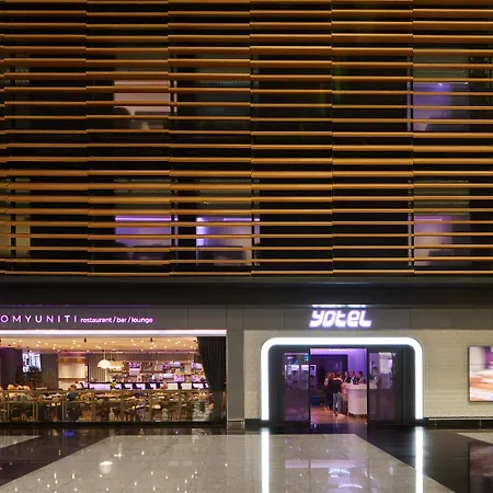 Yotel Airport, Entrance Hotel 2*