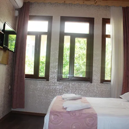 Hotel Megaron 3*