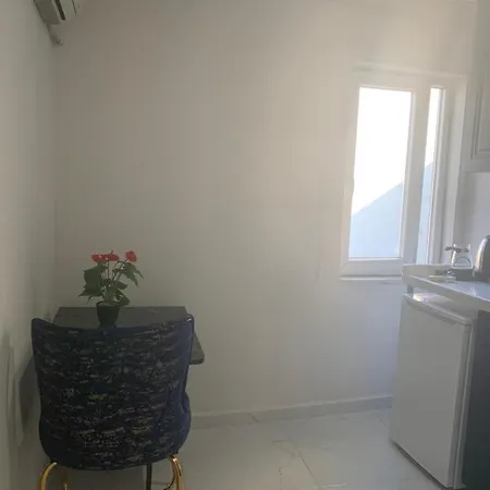 Nearby Taksim Spacious Flat With Duble Bed Apartment