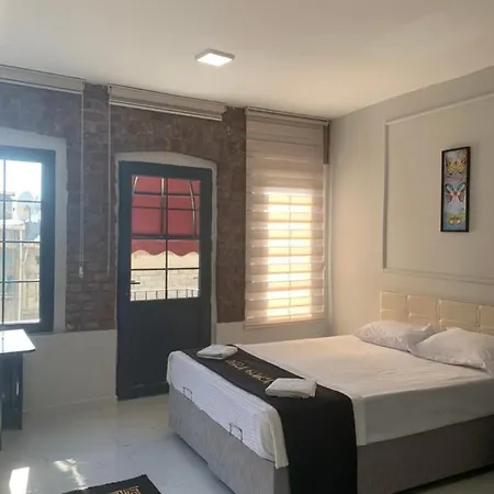 Apartment Nearby Taksim Spacious Flat With Duble Bed Istanbul