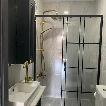 Nearby Taksim Spacious Flat With Duble Bed *