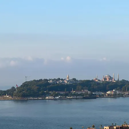A Million Dollar View In The Heart Of The Apartment *