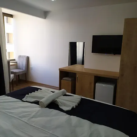 Golden Street 3*
