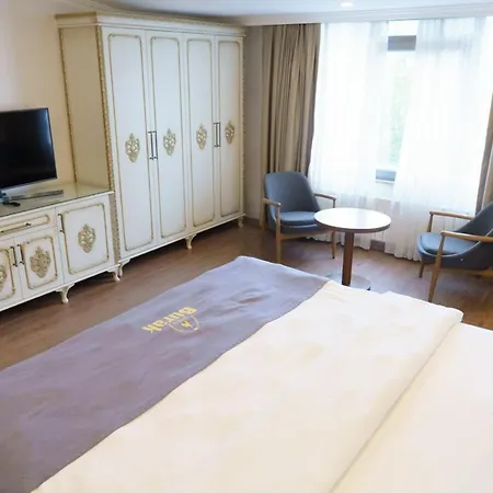 Almadina Hotel