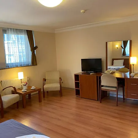 Hotel Triada Gayrettepe 3*