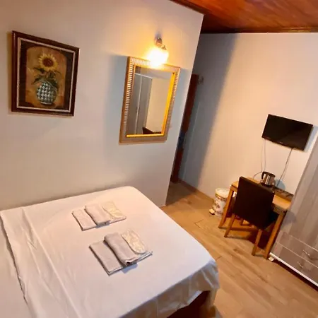 Herton Boutique Hotel *