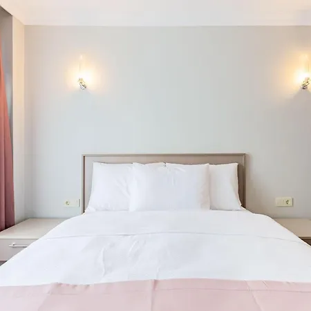 Lovely Flat Near Metro Station In Sisli Apartment