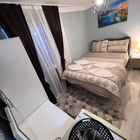 Class Hotel