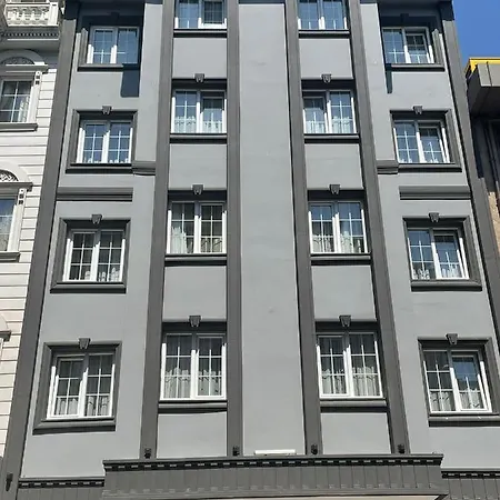 Azra Sultan & Hotel