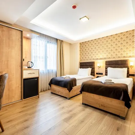 מלון Emin Palace