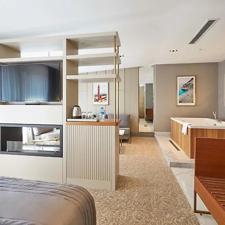 Hotel The Hubi 4*