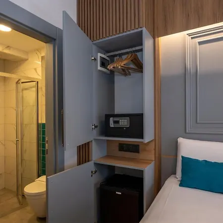 Hotel Lynda 4*