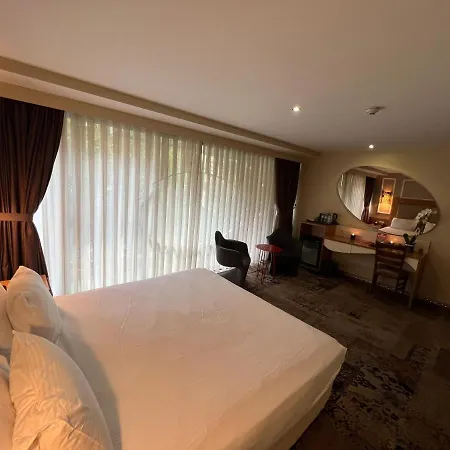 Hotel All Seasons