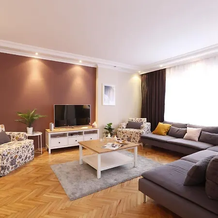 アパート Distinguished In Sisli