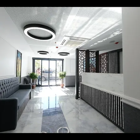 Askadar Hotel *