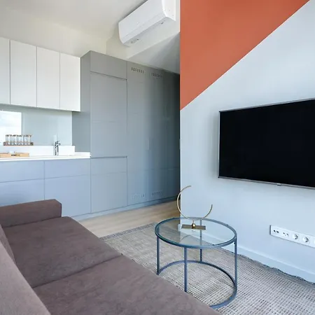 Roya Nova By Newinn Apartment *