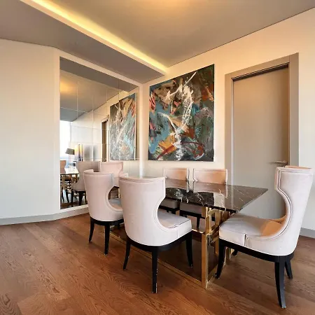 Daire A Luxury 150m2, 3 Min To Istinye Park Mall, 8 Min To Vadi Istanbul, 2 Bedroom 3 Bathroom