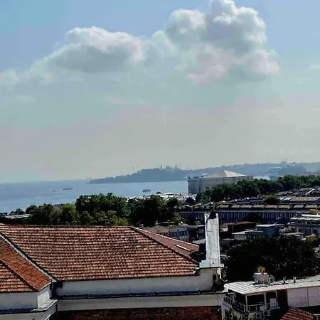 Apartment Bosphorus In The Center Of Besiktas