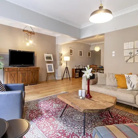 Vibrant Flat With Balcony In Sisli * اسطنبول