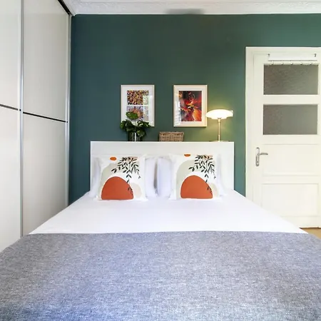 شقة Vibrant Flat With Balcony In Sisli