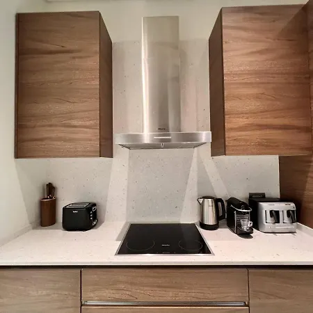 Daire A Luxury 150m2, 3 Min To Istinye Park Mall, 8 Min To Vadi Istanbul, 2 Bedroom 3 Bathroom *
