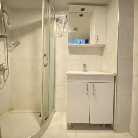 Central And Comfy Studio Flat In Beyoglu شقة