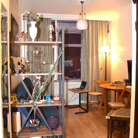 Amazing Rooftop View & Location Apartment