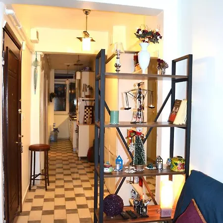 Amazing Rooftop View & Location Apartment *
