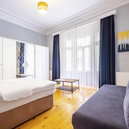 Refreshing And In Beyoglu Apartment Istanbul