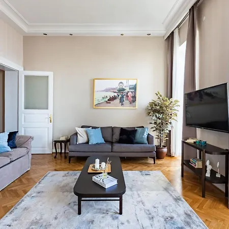 Historical Flat With A Lovely Sea View In Beyoglu Daire