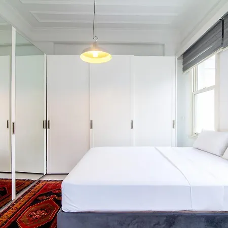 Mesmerizing Flat With Bosphorus View In Sariyer Lägenhet