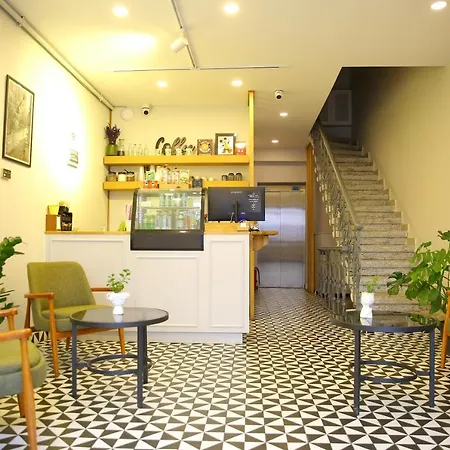 Roco Beyoglu 2*