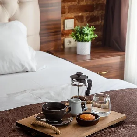 Karakoey Hotel 2*