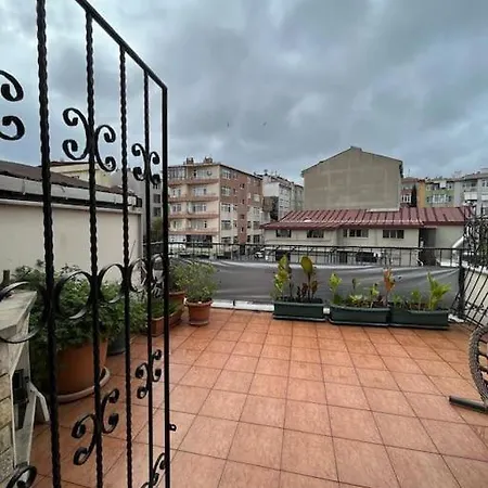 Villa 3+1,villa, 10min To Kadikoypier *