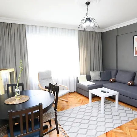Апартаменты Stylish And Flat In Kadikoy