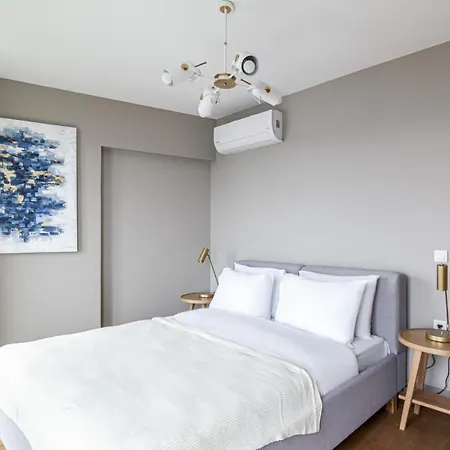 Flat With Panoramic Bosphorus View In Cihangir *