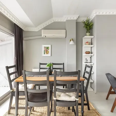 アパート Charming Besiktas Flat With A Lovely Terrace イスタンブール