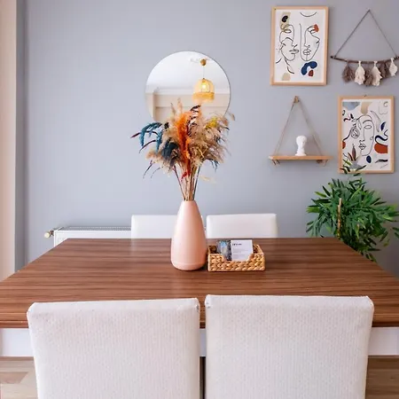 Colorful Modern Flat With View 5-min Walk To Istiklal Avenue In Beyoglu * Istambul