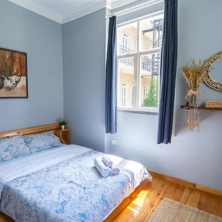 9 Galata Apartmán *