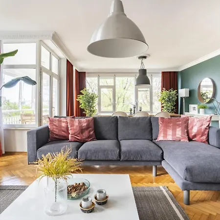 شقة Spacious Flat Near Caddebostan Coast
