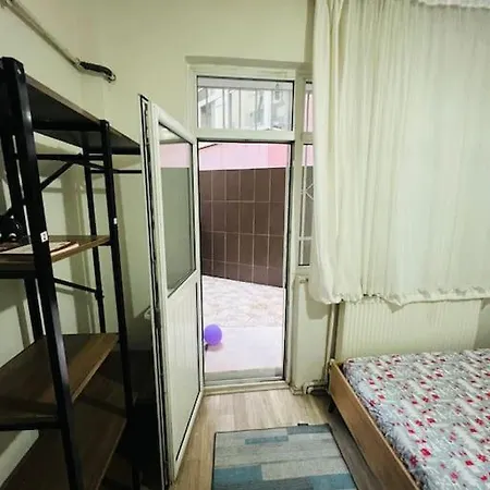 アパート Affordable Private In A Shared Flat In Sisli *
