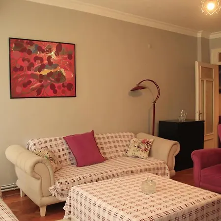 Perfect Location In Nisantasi شقة
