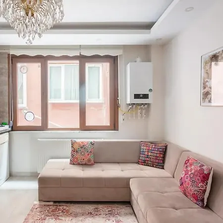 Istanbul'un Merkezinde Cevahir Avm Karsisi 1+1 Yeni Ev Apartment Istanbul